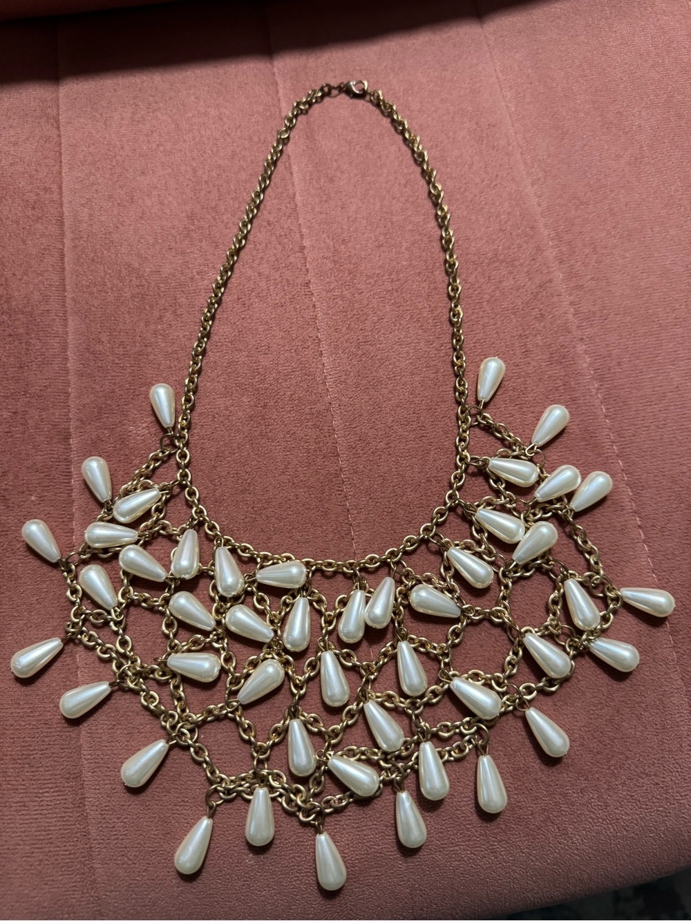 Gold Tone Statement Necklace Faux Pearl Teardrop Bib Set w/ Matching Earrings - Picture 4 of 7